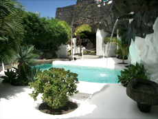 Pool von Cesár Manriques Haus