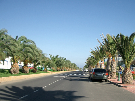 Große Hauptstraße von Caleta de Fuste