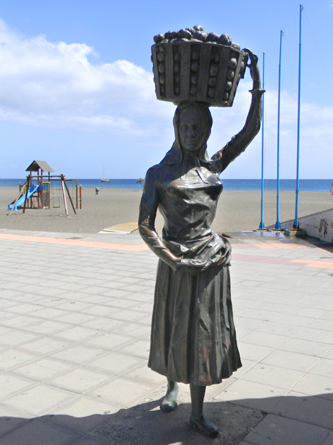 Statue am Hafen von Gran Tarajal